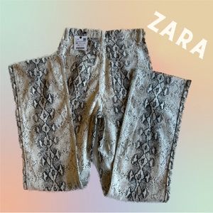 ZARA. Skinny high rise pants